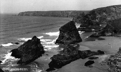 The Coast Looking North c.1955, Bedruthan Steps