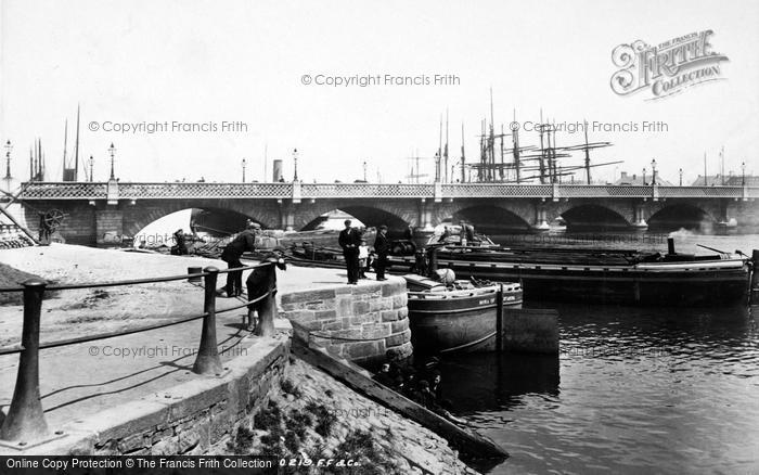 Photo of Belfast, Queen's Bridge 1897