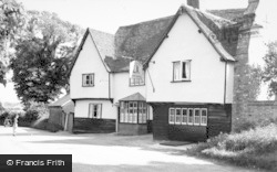 The Bell Inn 1951, Benington