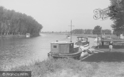 The River Thames c.1955, Benson