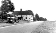 The Bull Inn c.1955, Bentley