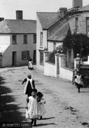 Children In The Village 1898, Bere Alston