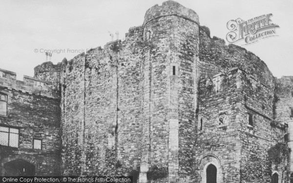 Photo of Berkeley, Castle, Dungeon Walls And King Edward's Room  c.1955