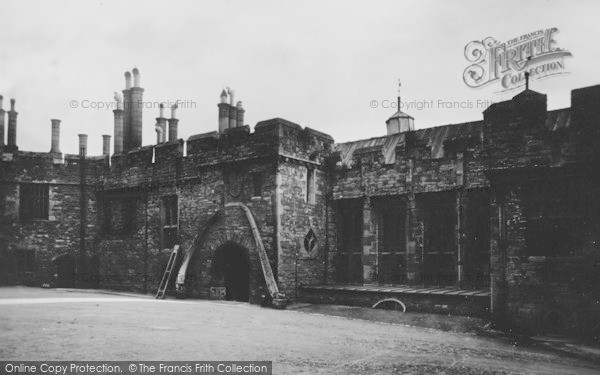 Photo of Berkeley, Castle Inner Court 1904