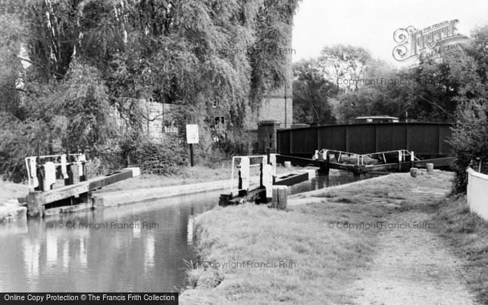 Photo of Berkhamsted, Kings Road Lock, Grand Union Canal c.1960