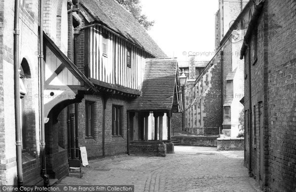Photo of Berkhamsted, the Court House and Parish Church c1960