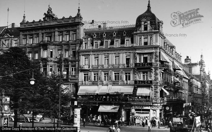 Photo of Berlin, Hotel Bauer c.1920