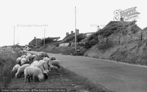 Photo of Berrow, Coast Road c.1939