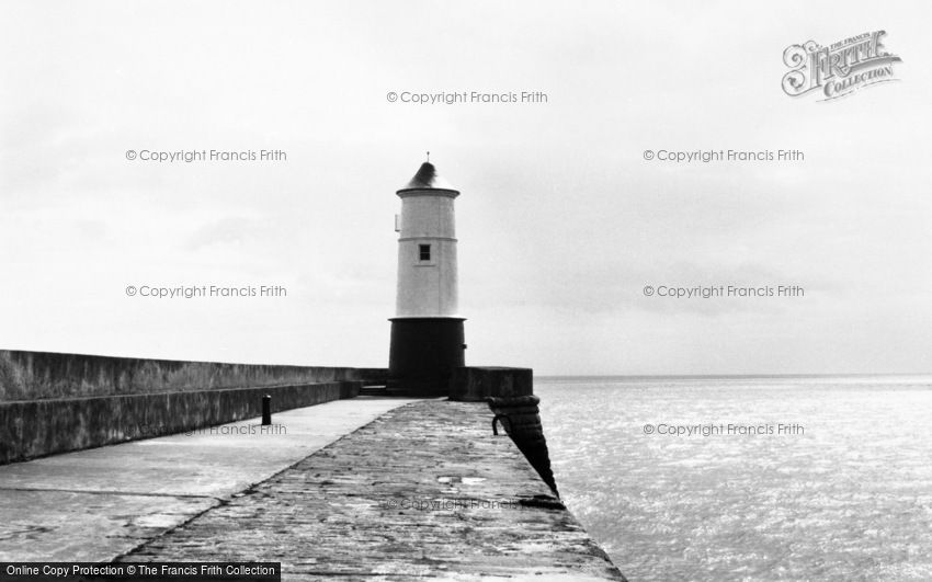 Berwick-upon-Tweed, the Pier Lighthouse 1960