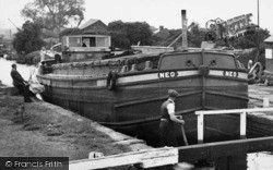 Barge In The Lock c.1960, Beverley