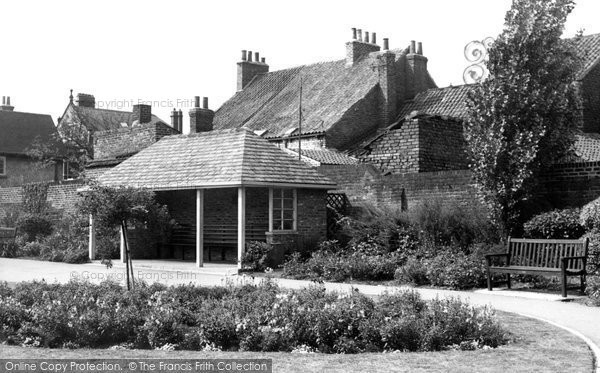 Photo of Beverley, Lord Roberts Road Gardens c.1965