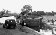 Negotiating The Lock c.1960, Beverley