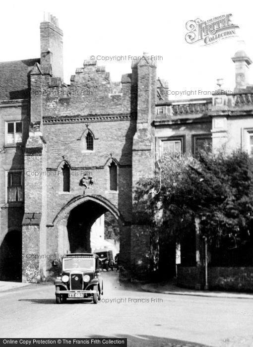 Photo of Beverley, North Bar 1934