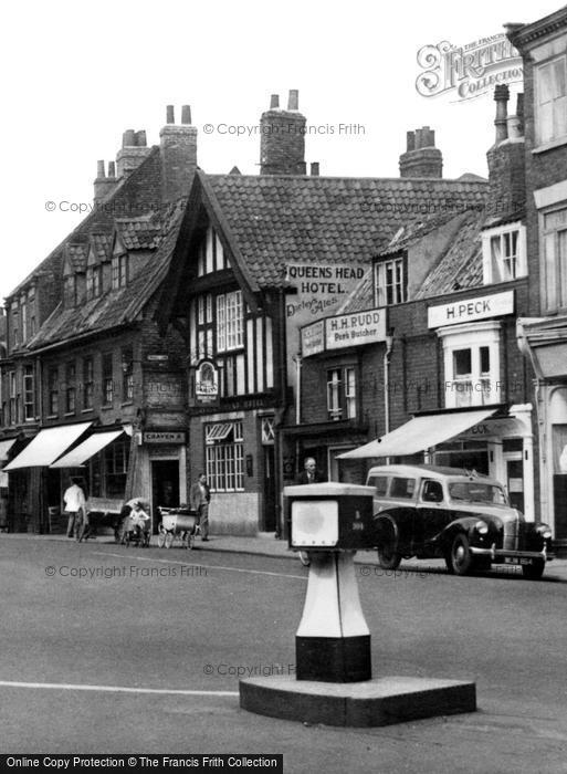 Photo of Beverley, Queen's Head Hotel c.1955