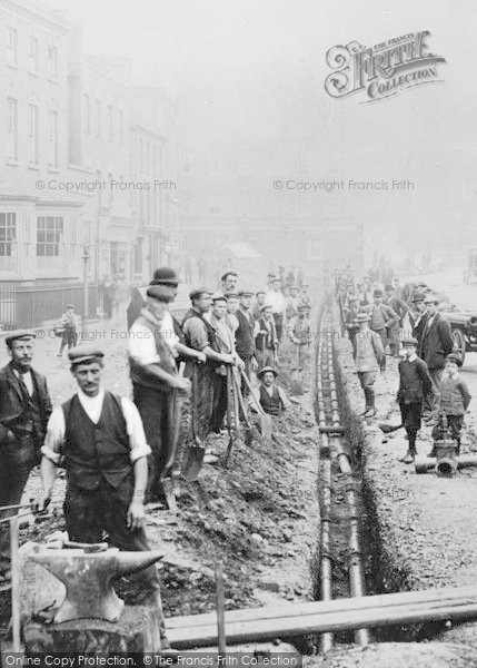 Photo of Bewdley, Men Laying Water Pipes, Load Street 1901 