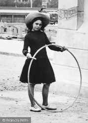Girl With Toy Hoop 1904, Bexhill
