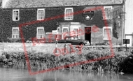The Swan Hotel c.1955, Bibury