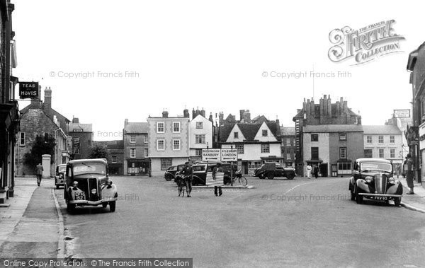 Photo of Bicester, Market Square c.1955