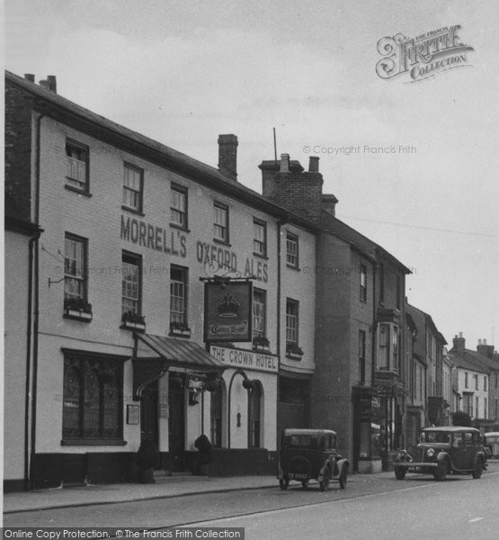 Photo of Bicester, The Crown Hotel c.1950