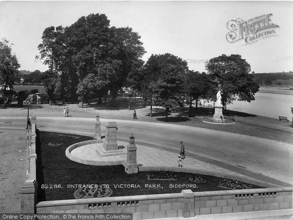 Photo of Bideford, Entrance To Victoria Park 1929