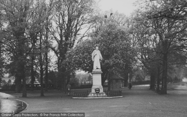Photo of Bideford, Kingsley Statue c.1950