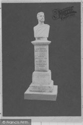 Pine-Coffin's Statue 1907, Bideford