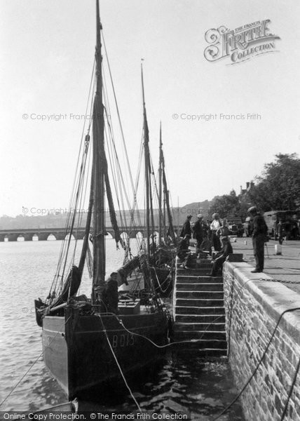 Photo of Bideford, Skiffs 1933