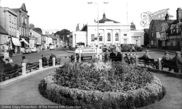Photo of Biggleswade, Market Square c.1960