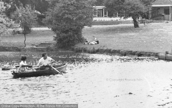 Photo of Billericay, Lake Meadows Park, Boating Lake c.1960