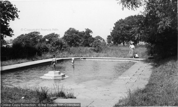 Photo of Billericay, Lake Meadows Recreation Ground c1960