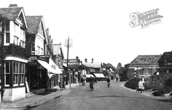 1933, Billingshurst