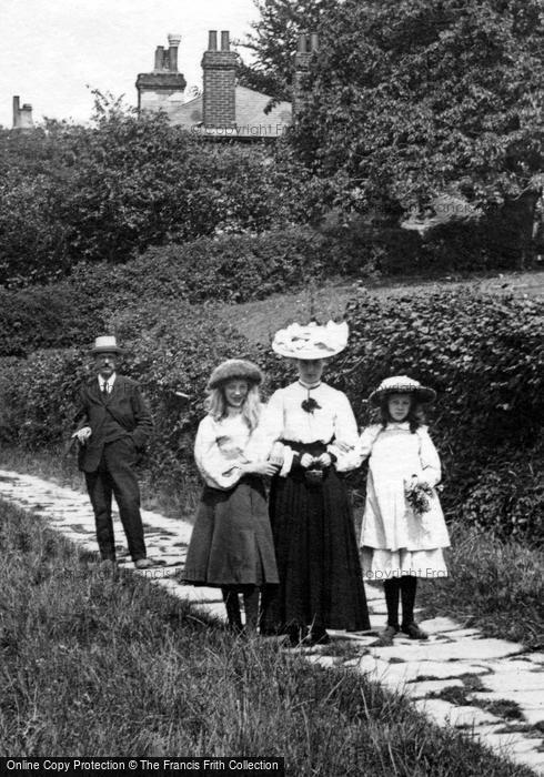 Photo of Billingshurst, A Family In South Street 1907