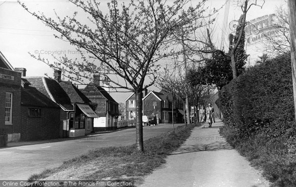 Photo of Billingshurst, The Side Walk c.1950