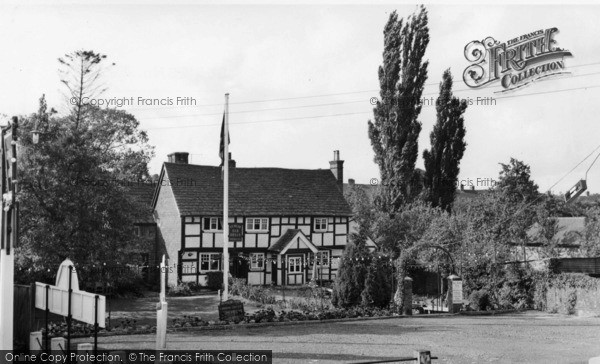 Photo of Billingshurst, Ye Olde Six Bells c.1955