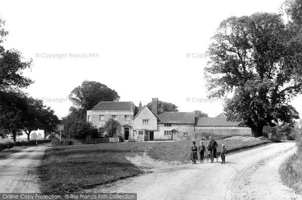 Photo of Binfield, The Stag And Hounds 1892