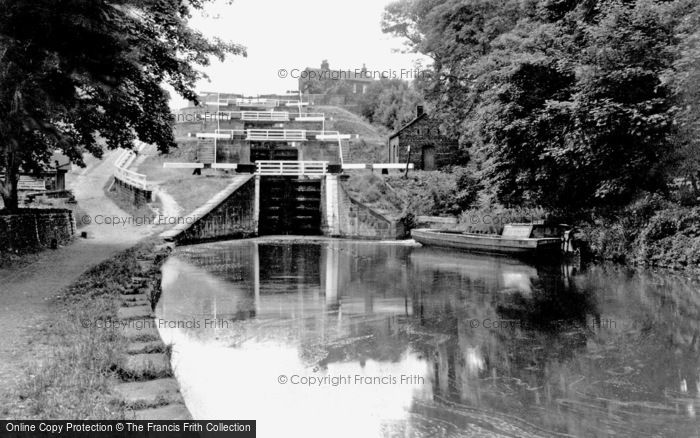 Photo of Bingley, Five Rise Locks c.1955