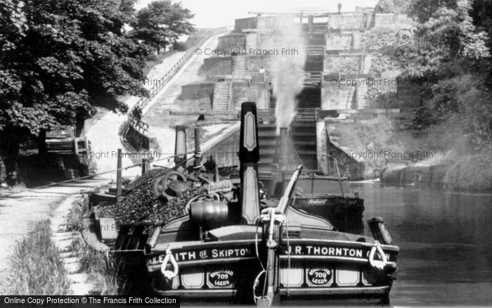 Bingley, Five Rise Locks, Leeds And Liverpool Canal c.1900