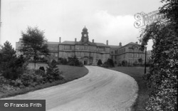 The College 1926, Bingley
