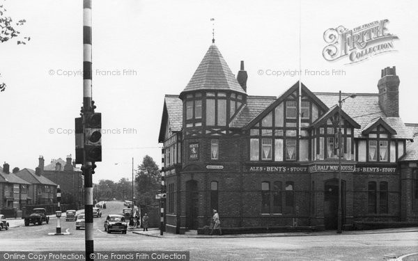 Photo of Birkenhead, Storeton Road And Halfway House Hotel 1954