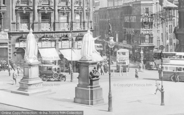 Photo of Birmingham, Statues In Victoria Square 1932