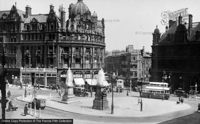 Photo of Birmingham, Victoria Square 1932