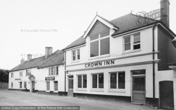 Photo of Bishop's Waltham, The Crown Inn c.1960
