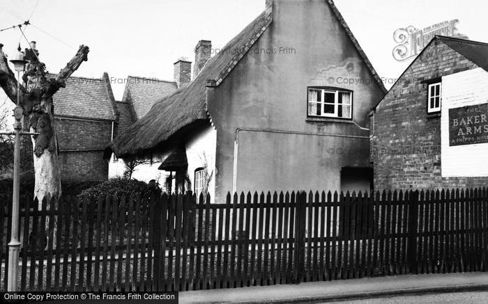 Photo of Blaby, The Bakers Arms c.1955