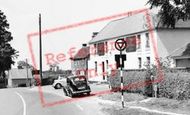 The Crown Hotel c.1955, Blackboys