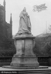 Queen Victoria's Statue 1923, Blackburn
