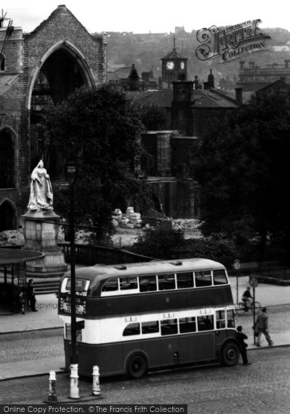 Photo of Blackburn, Queen Victoria's Statue c.1950
