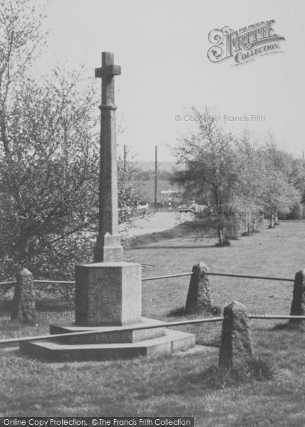 Photo of Blackmore, War Memorial c.1960