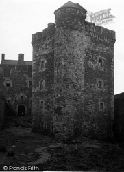 Castle 1953, Blackness