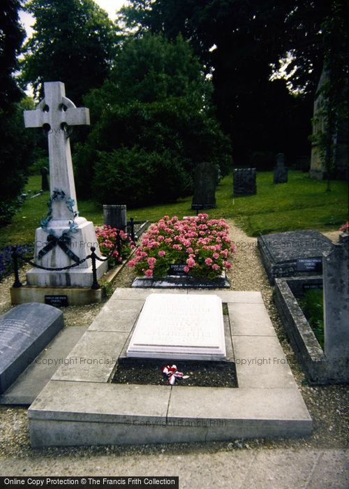 Photo of Bladon, Churchill Family Graves, St Martin's Church 1989