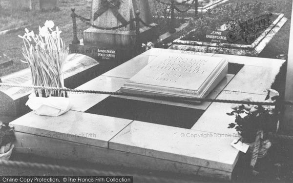 Photo of Bladon, Sir Winston Churchill's Grave (1874 1965)